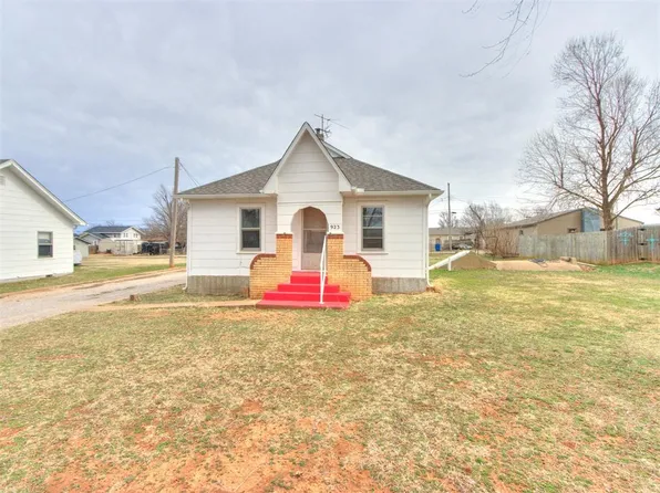 923 S 12th St, Kingfisher, OK 73750
