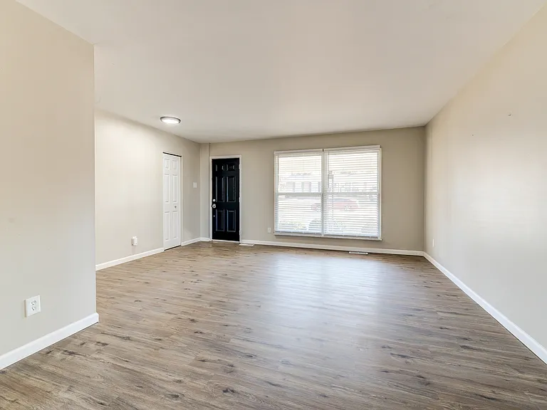 8435 Bridle Spur Dr — Photo 7