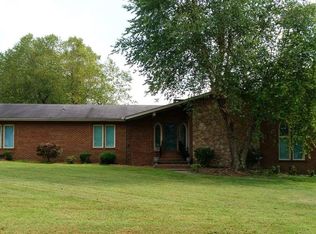 2001 Edinborough Dr, Murray, KY 42071