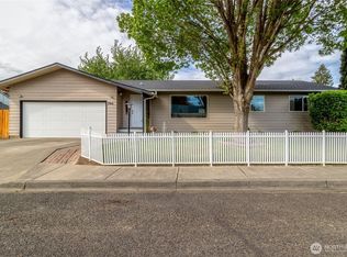 304 SW 11th Street, College Place, WA 99324
