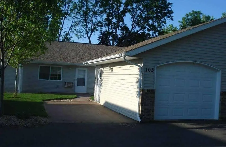 1 bed, $985 — Photo 2