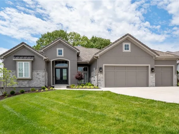 5826 N Lucerne Ave, Kansas City, MO 64151