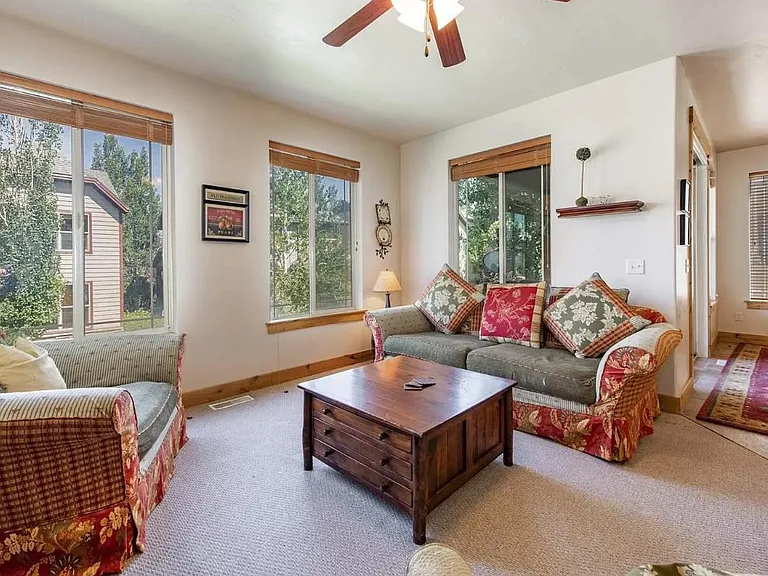 5640 Kodiak Way — Photo 17