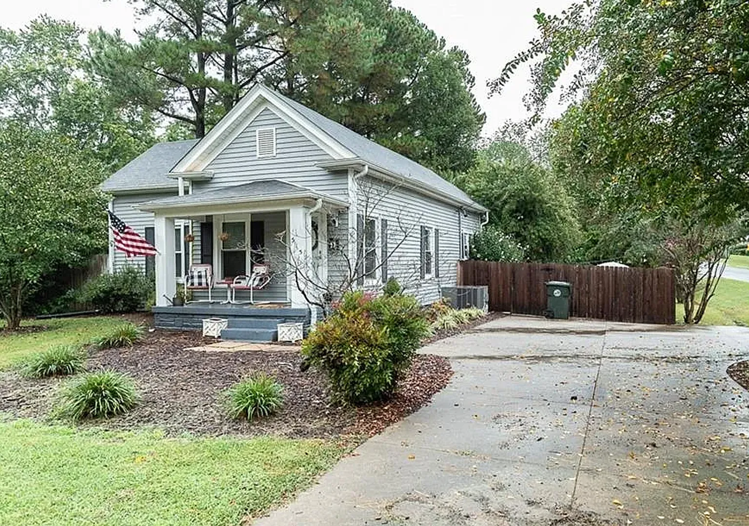 One bedroom, 1.5 bath house in Mebane with flex space/office — Photo 2