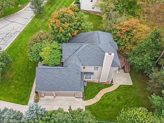 3rd image of 6304 Pennington Dr