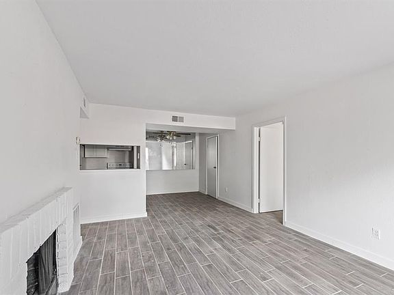 3rd image of 12658 Ashford Meadow Dr APT A