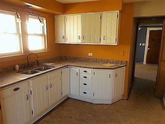 4th image of 245 51st Ave