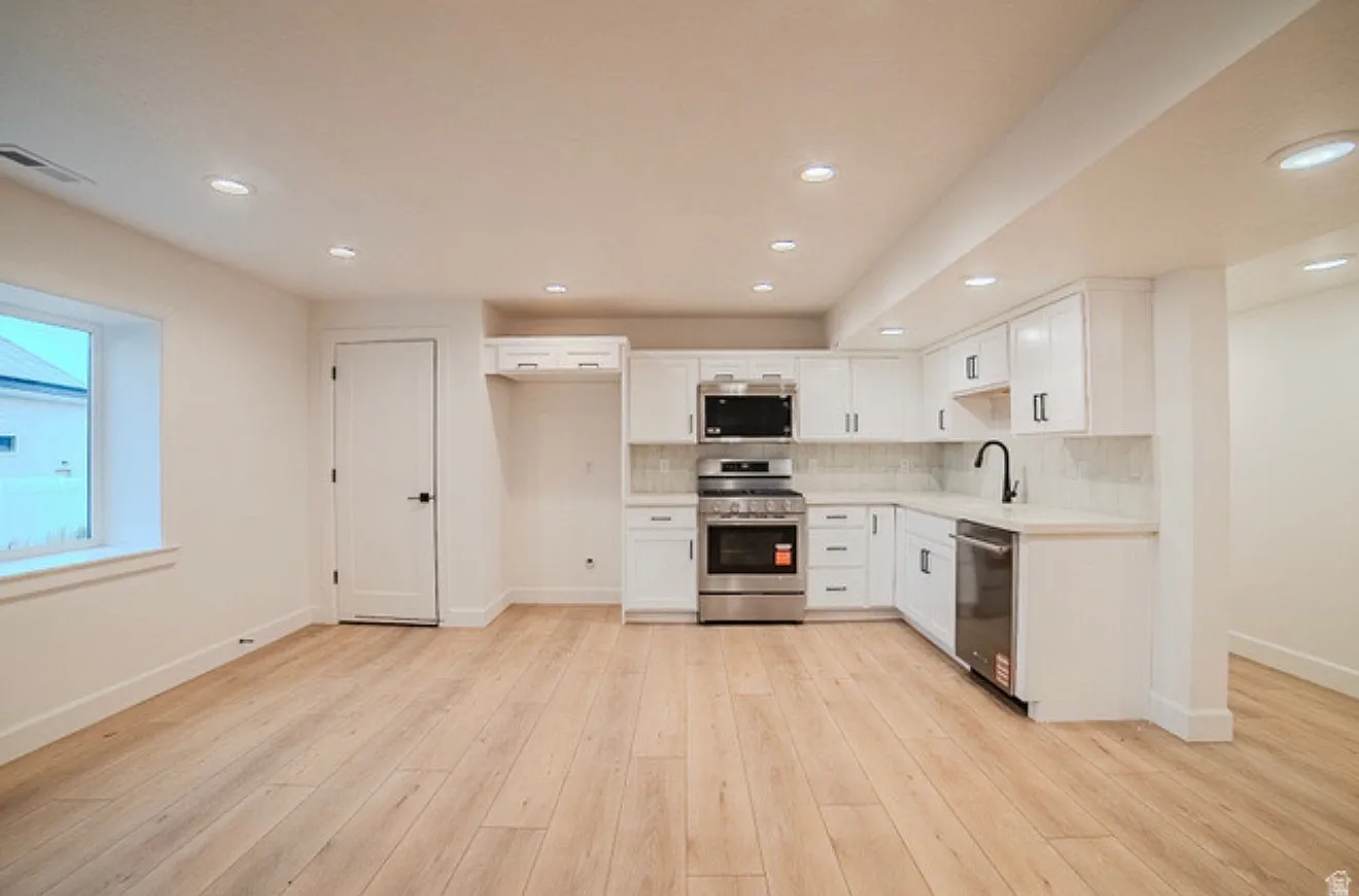 2 bed, 1500 sqft, $1,500 — Photo 3