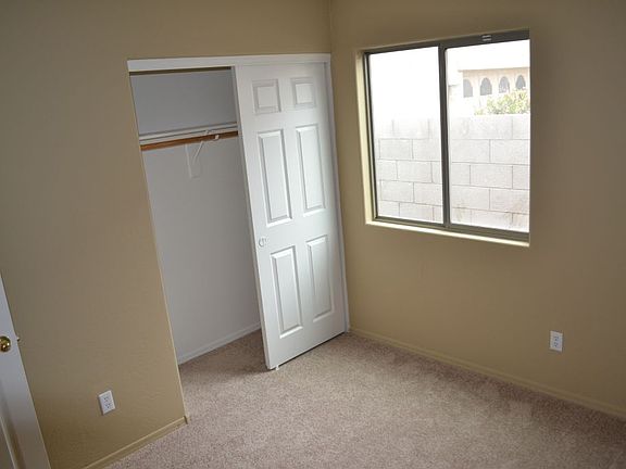 4th image of 7408 S 37th Gln