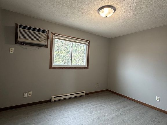 4th image of 2513 Corona Ave #4