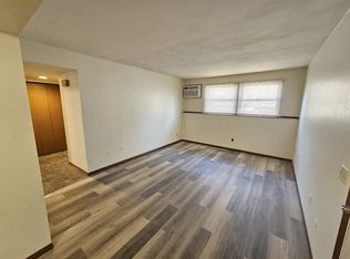 301 W 15th St #C2, Rock Falls, IL 61071