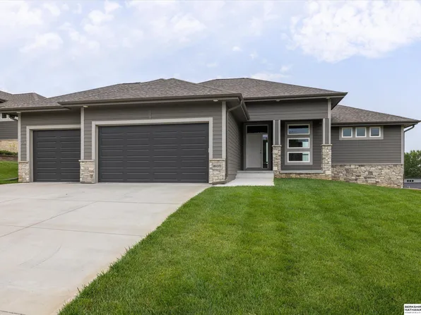 16071 Center West Hadan Dr, Bennington, NE 68007