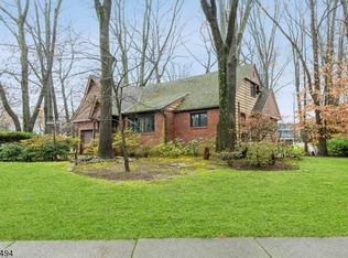 3 Franciscan Way, Fair Lawn, NJ 07410