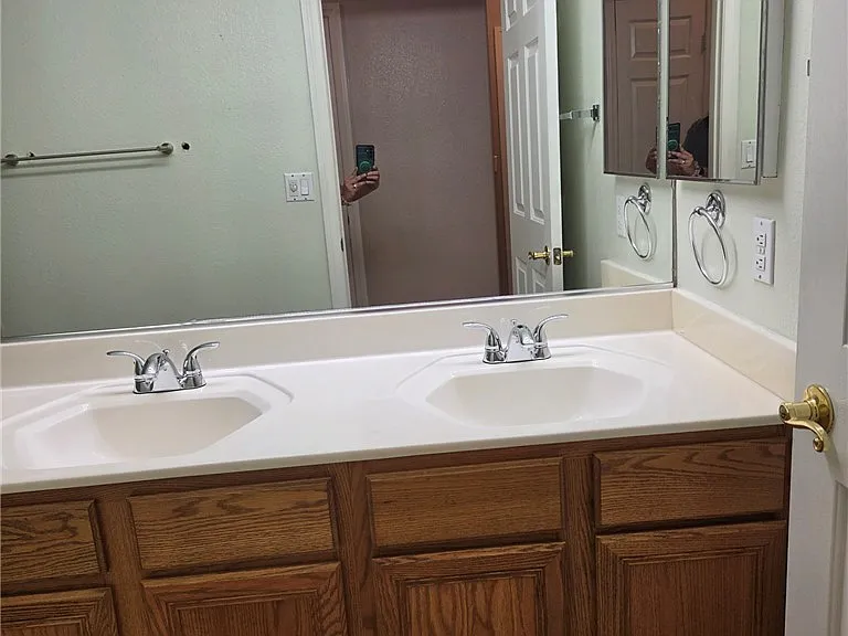 506 Melrose Heights St — Photo 15