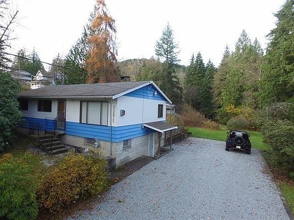 3rd image of 33875 Richards Ave