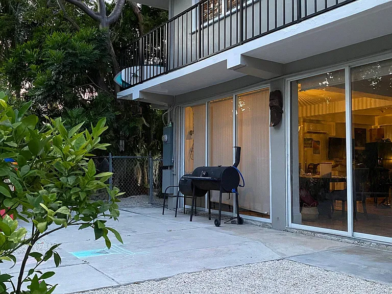 402 Coconut Dr — Photo 45