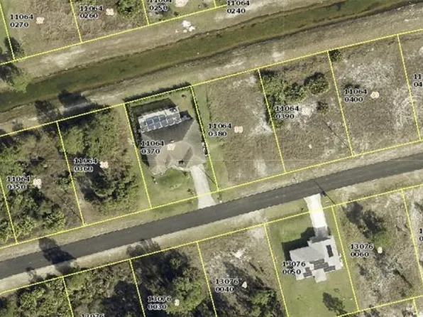 809 Newell St E #35, Lehigh Acres, FL 33974