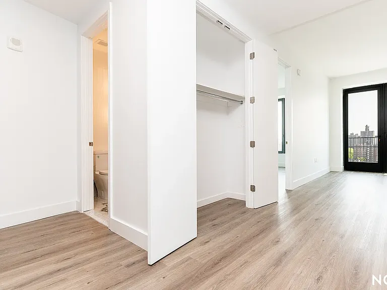 322 Grand Concourse #906 — Photo 2