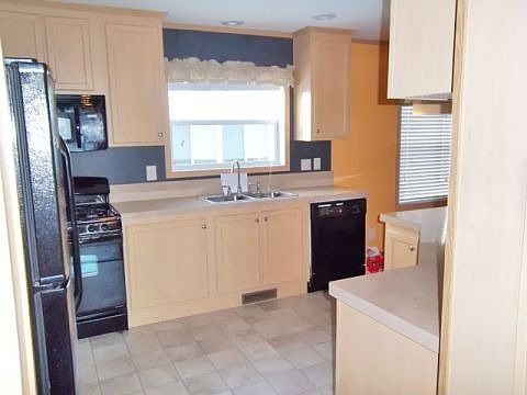 2nd image of 132 Menlo Park