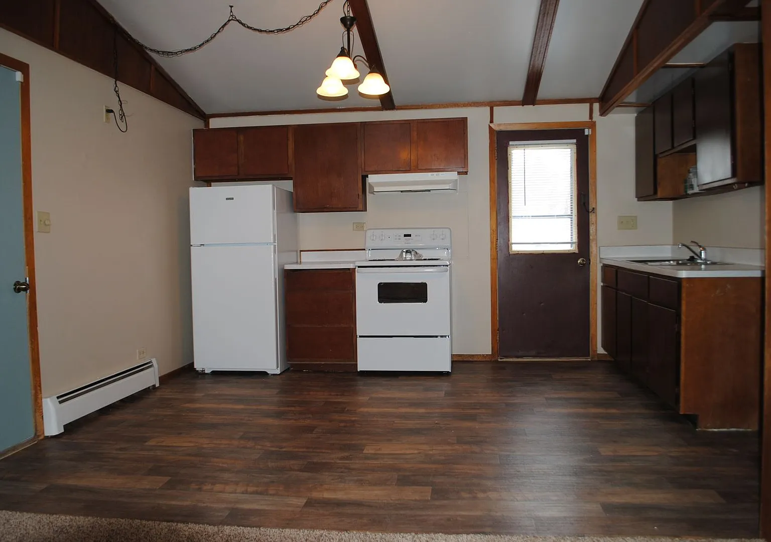 Nice 2 Bedroom 1 Bathroom Duplex in Hudson — Photo 3
