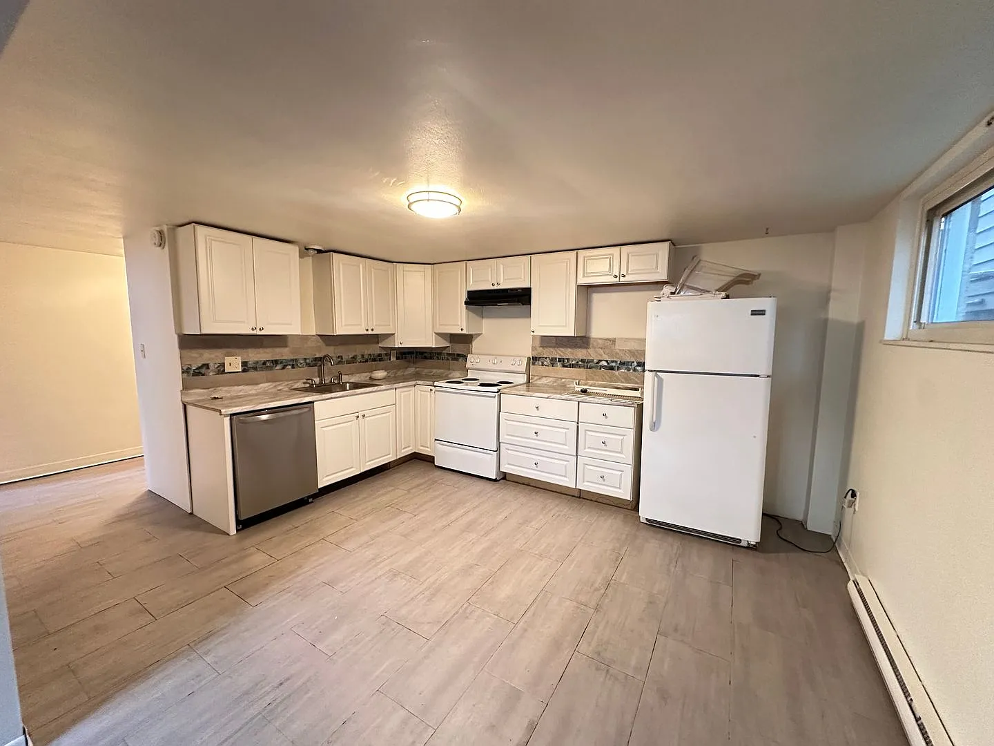 525 Franklin Ave — Photo 3