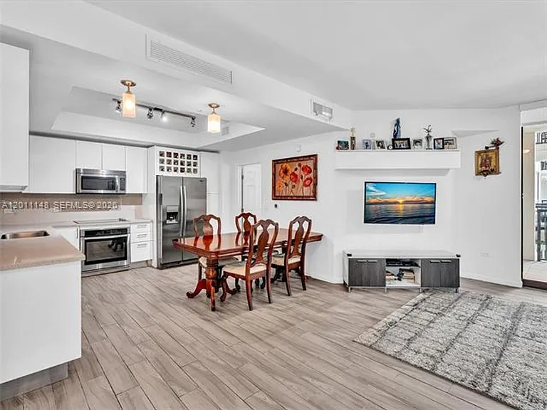 999 SW 1st Ave #CU-1201 — Photo 4