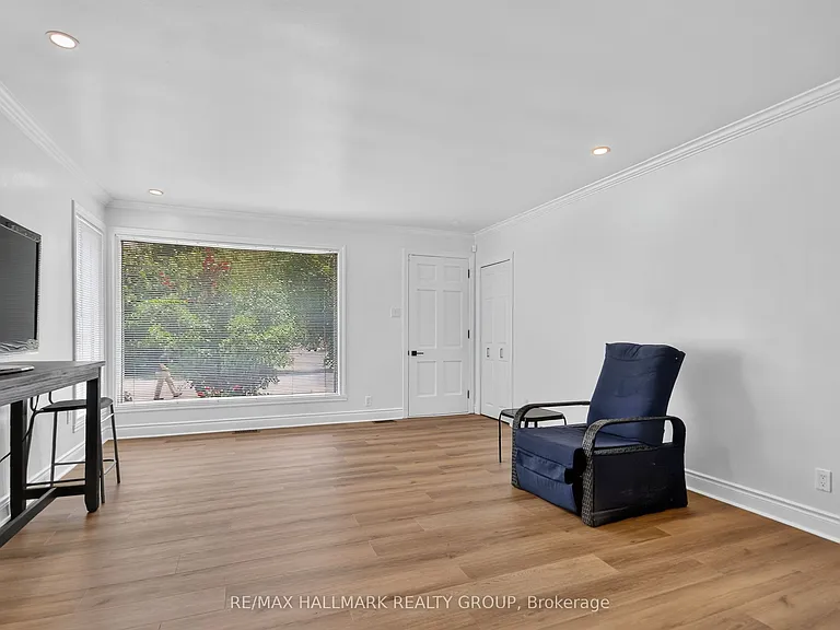 1125 Kenaston St — Photo 10