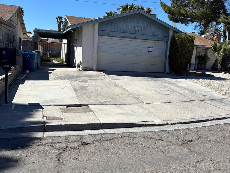 1823 Niblick Cir — Photo 2