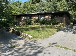 502 Royal Crest Dr, Hixson, TN 37343