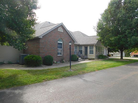 2nd image of 537 Edgehill Cir