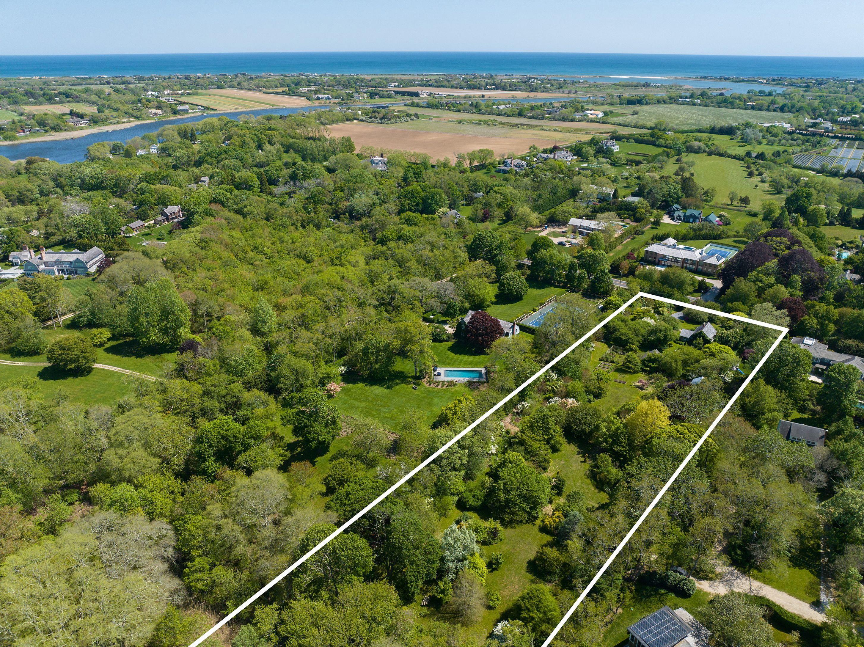 194 Sagaponack Rd, Bridgehampton, NY 11932 Out East