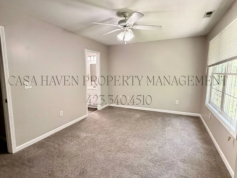 1522 Linden Ave — Photo 16