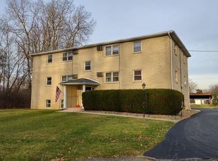 1521 Gypsy Ln #F, Lake Milton, OH 44429