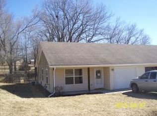 705 Harrington St, Dearborn, MO 64439