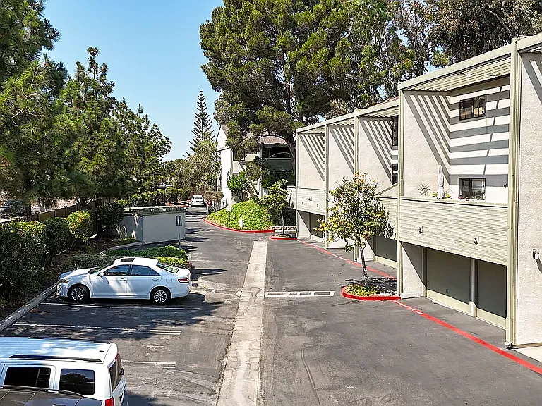 2 bed, 960 sqft, $3,250 — Photo 4