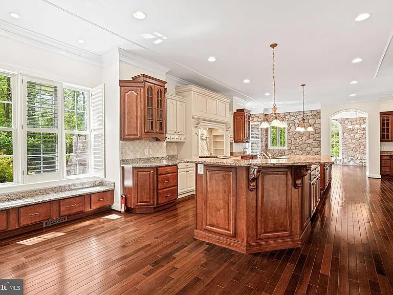13551 Triadelphia Mill Rd — Photo 14