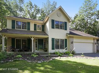 415 Kelly Ln, Crystal Lake, IL 60012
