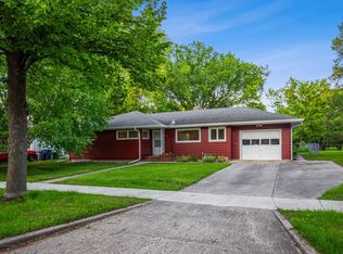 2020 6th St S, Moorhead, MN 56560