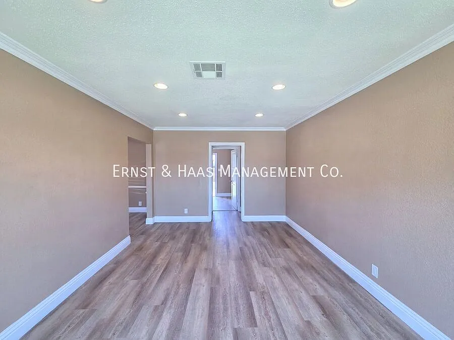Charming 3-Bedroom Home with Large Yard and 2-Car Garage! — Photo 4