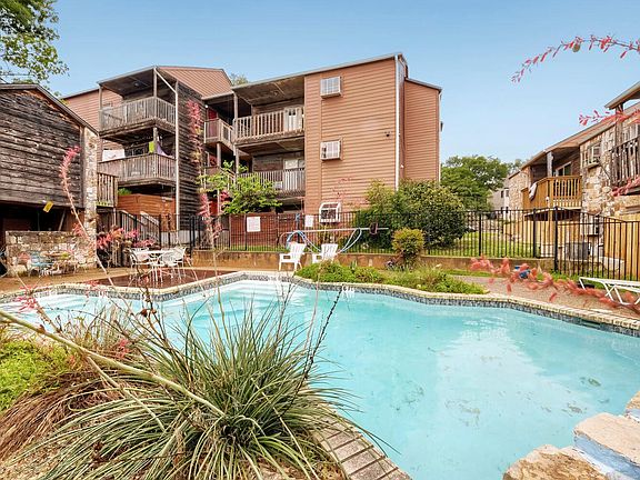 3rd image of 6903 Deatonhill Dr APT 20