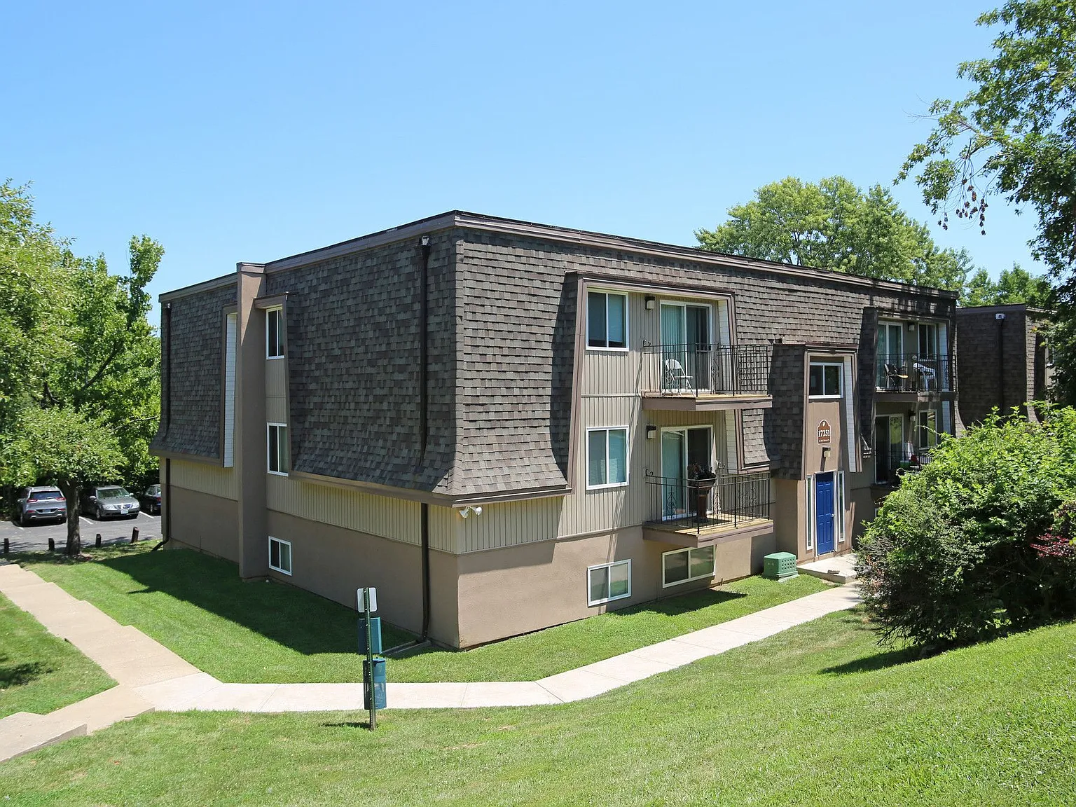 Stone Oak Apartments — Photo 2