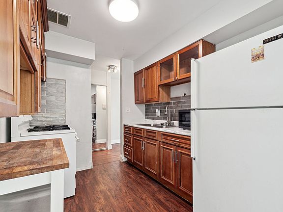 5th image of 1880 Bonnie Ln APT 419