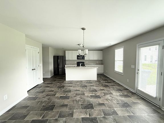 3rd image of 3716 Stone St