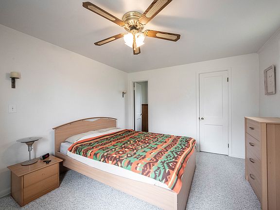 3rd image of 208 Jersey St