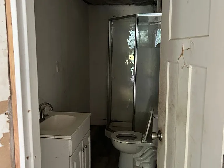 2913 Brownsville Rd — Photo 12