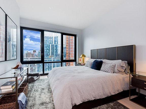 3rd image of 21 W End Ave APT 3909