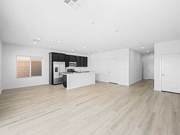 Parkside Marcia Kitchen 4of8 F1