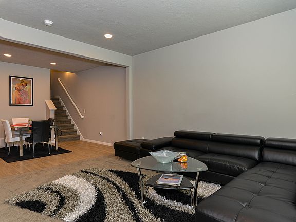 3rd image of 3054 S Newington Ln