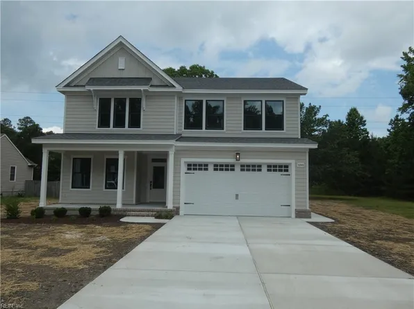 1093 Washington Dr, Chesapeake, VA 23322