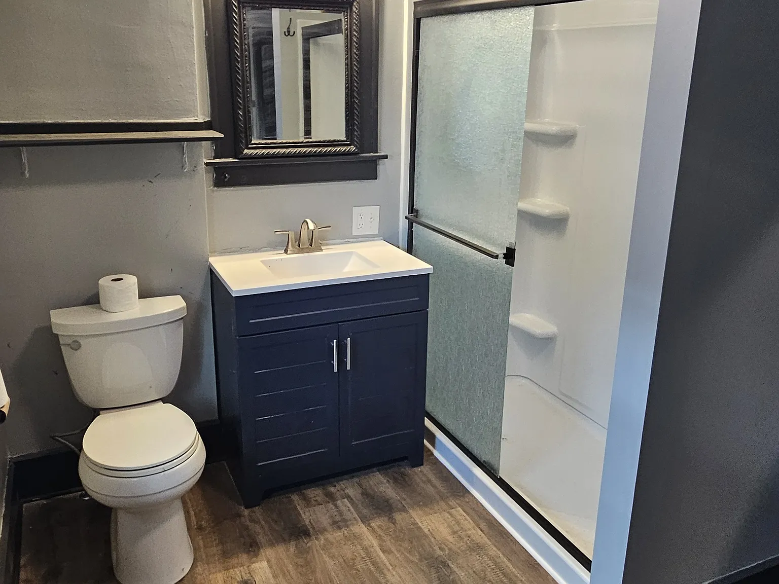 5 bed, 2200 sqft, $1,700 — Photo 2